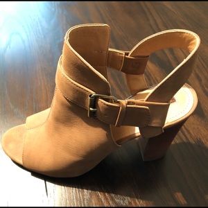 Tahari Casual dress shoes